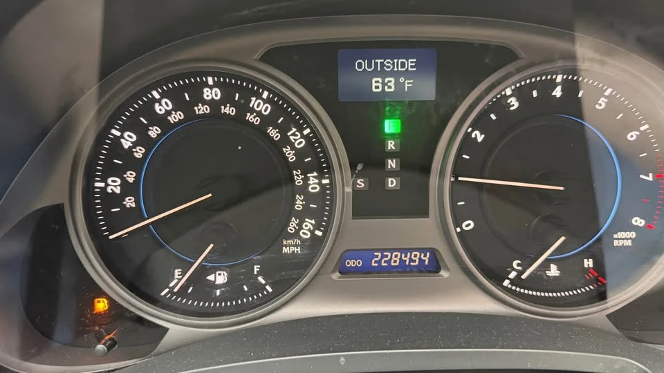 2010 Lexus IS 2nd Gen - Image 10 of 13