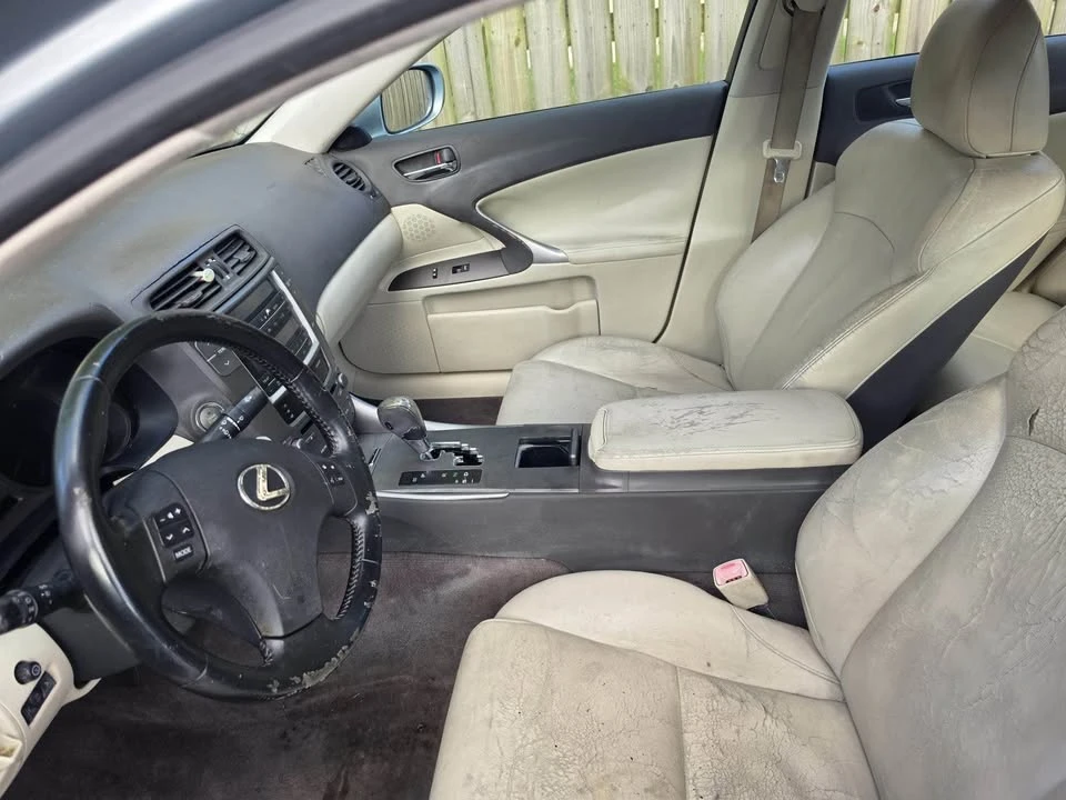 2010 Lexus IS 2nd Gen - Image 9 of 12