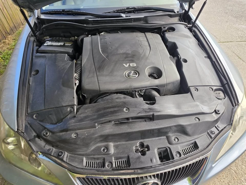 2010 Lexus IS 2nd Gen - Image 7 of 12