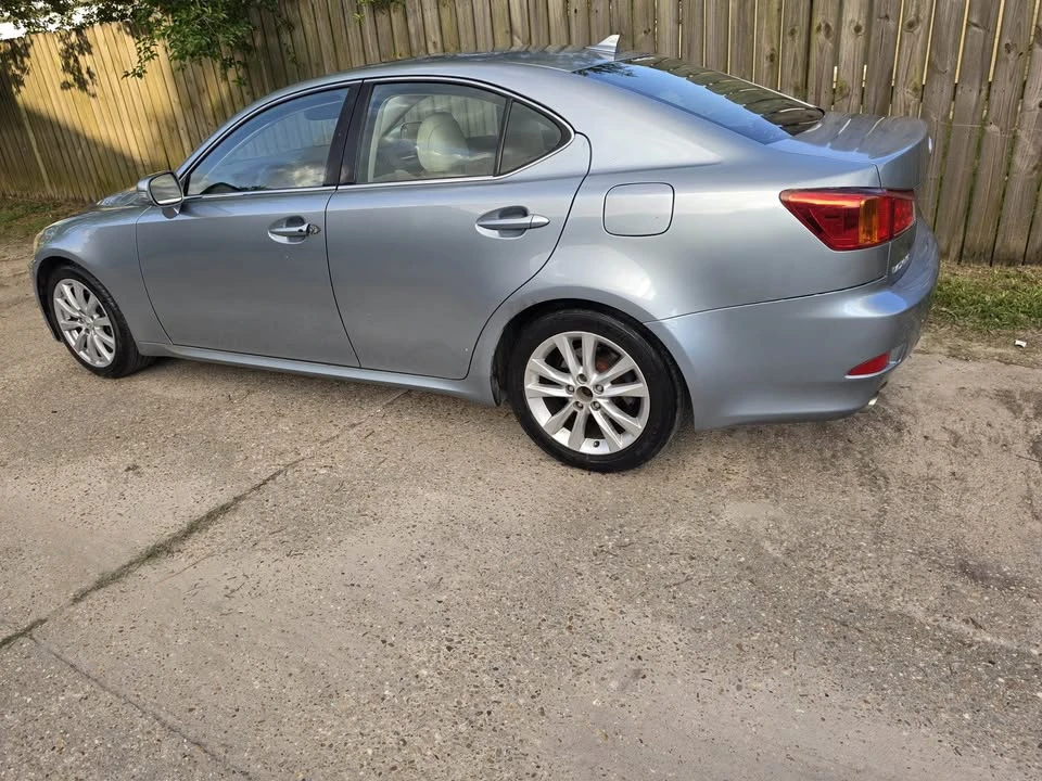 2010 Lexus IS 2nd Gen - Image 4 of 12