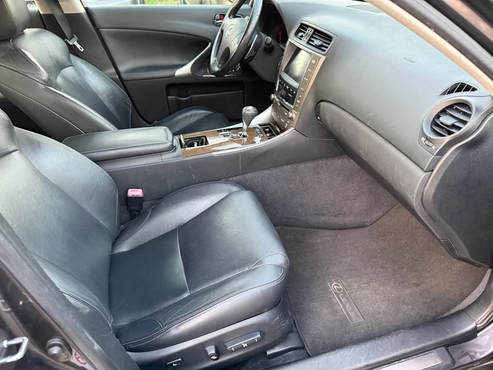 2010 Lexus IS 2nd Gen - Image 11 of 13
