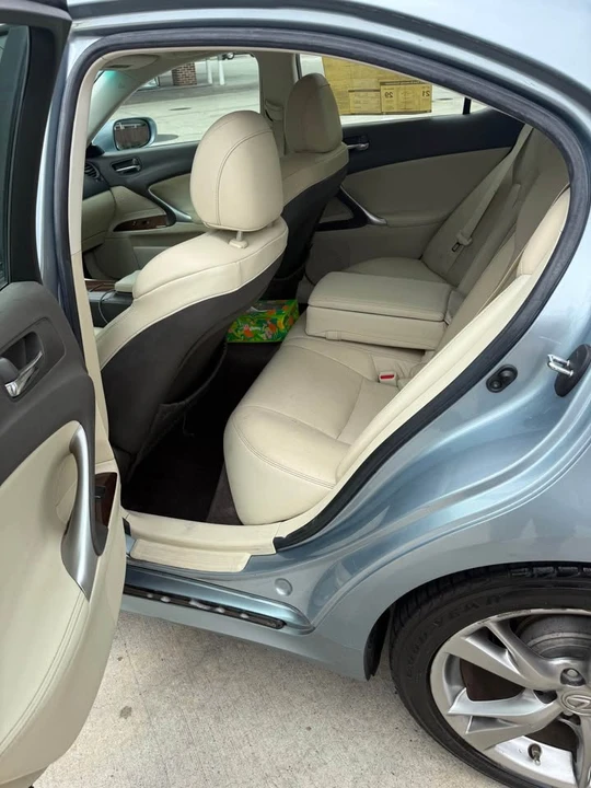 2010 Lexus IS 2nd Gen - Image 5 of 12