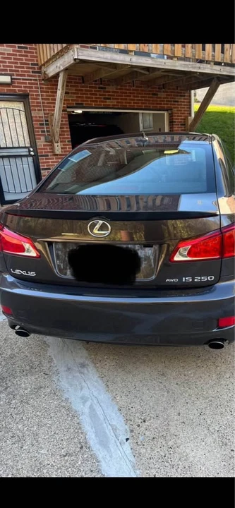 2010 Lexus IS 2nd Gen - Image 4 of 10