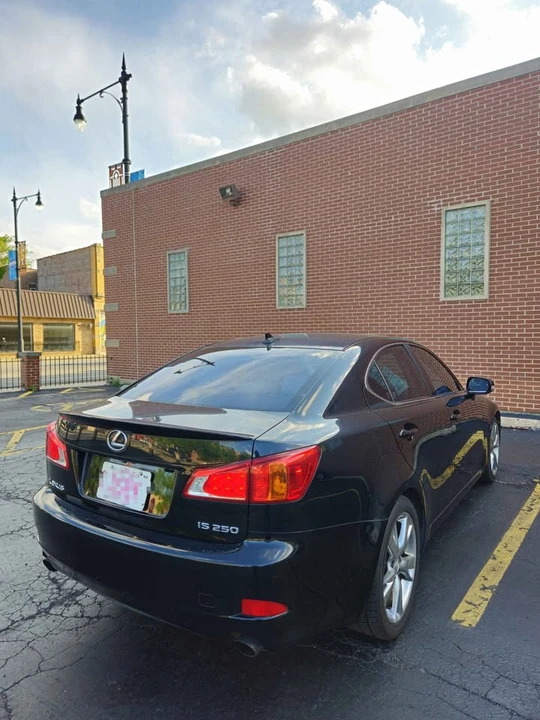 2010 Lexus IS 2nd Gen - Image 9 of 13