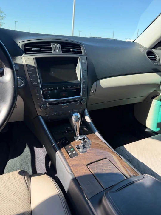 2010 Lexus IS 2nd Gen - Image 7 of 11