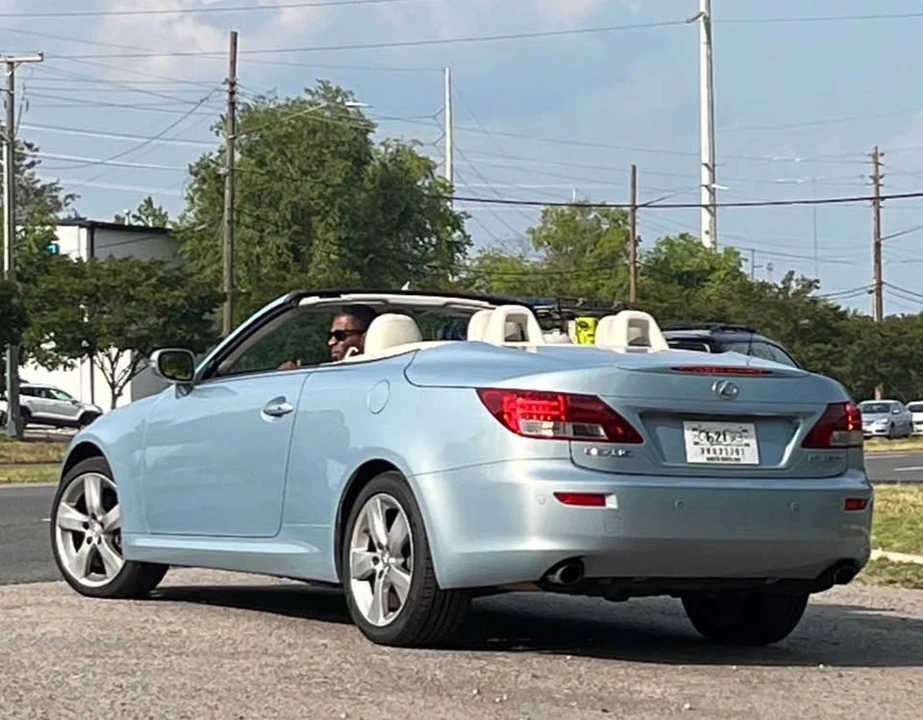 2010 Lexus IS 2nd Gen - Image 2 of 3
