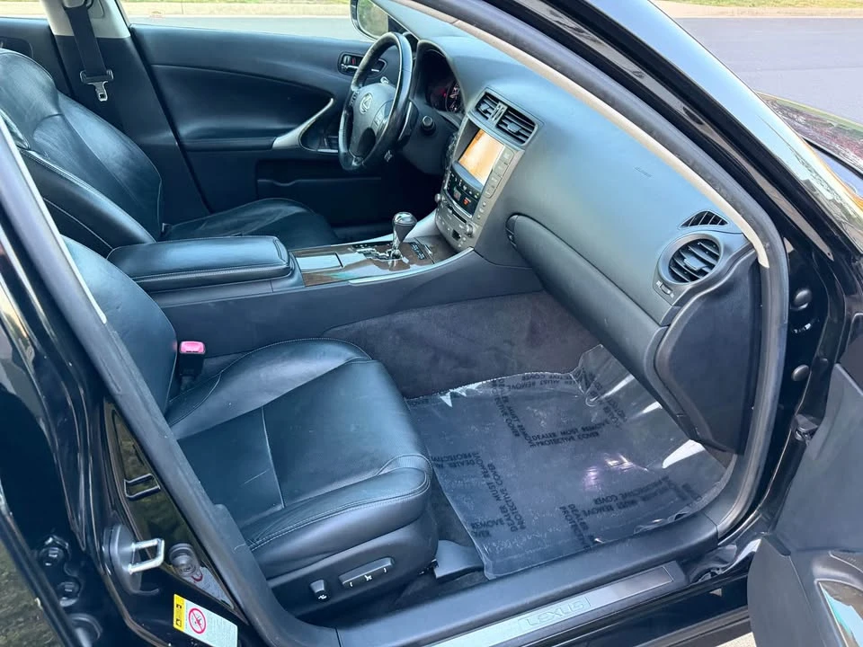 2010 Lexus IS 2nd Gen - Image 14 of 16