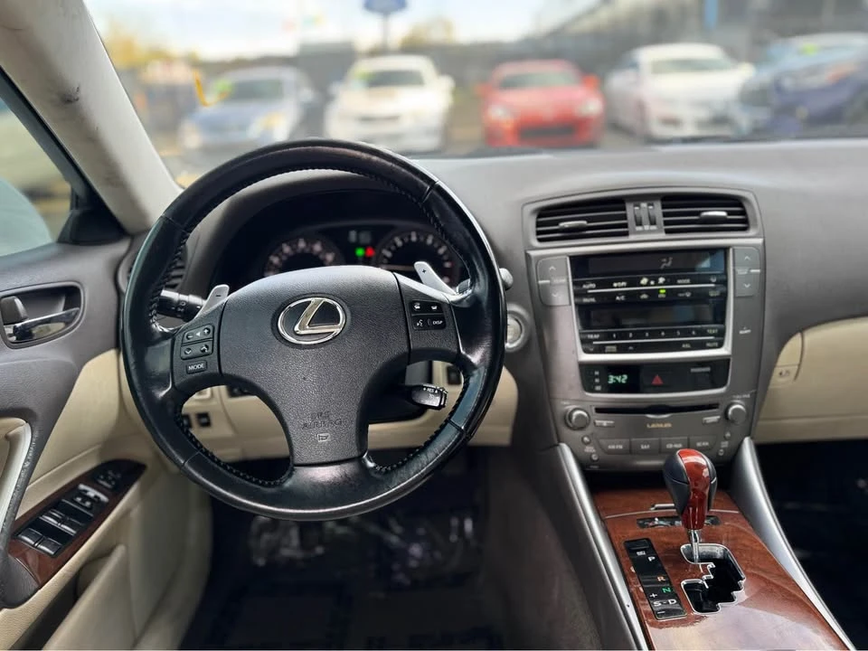 2010 Lexus IS 2nd Gen - Image 16 of 20