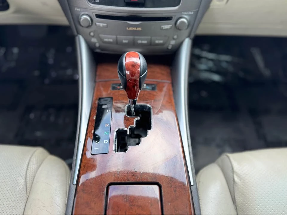 2010 Lexus IS 2nd Gen - Image 19 of 20