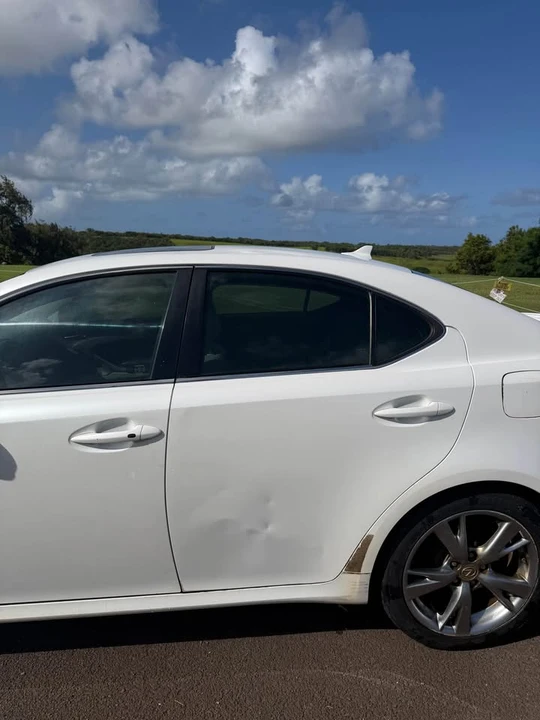 2010 Lexus IS 2nd Gen - Image 6 of 11