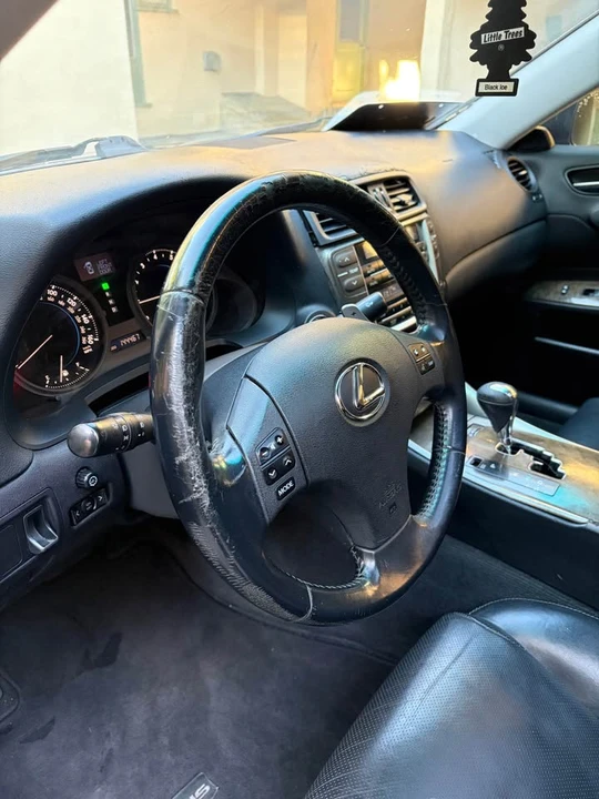 2010 Lexus IS 2nd Gen - Image 7 of 13