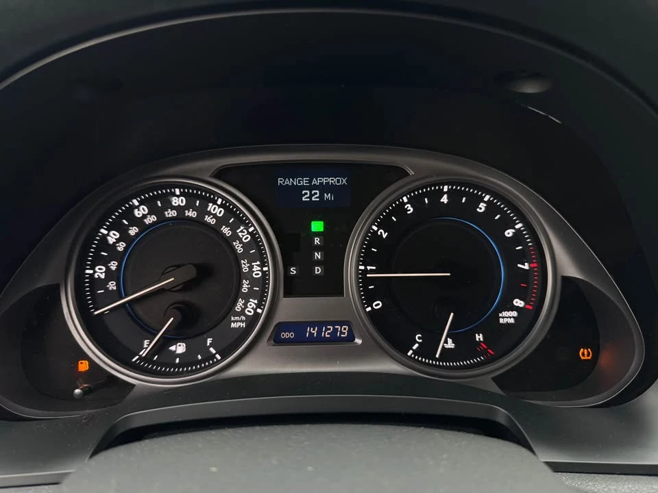 2010 Lexus IS 2nd Gen - Image 16 of 20