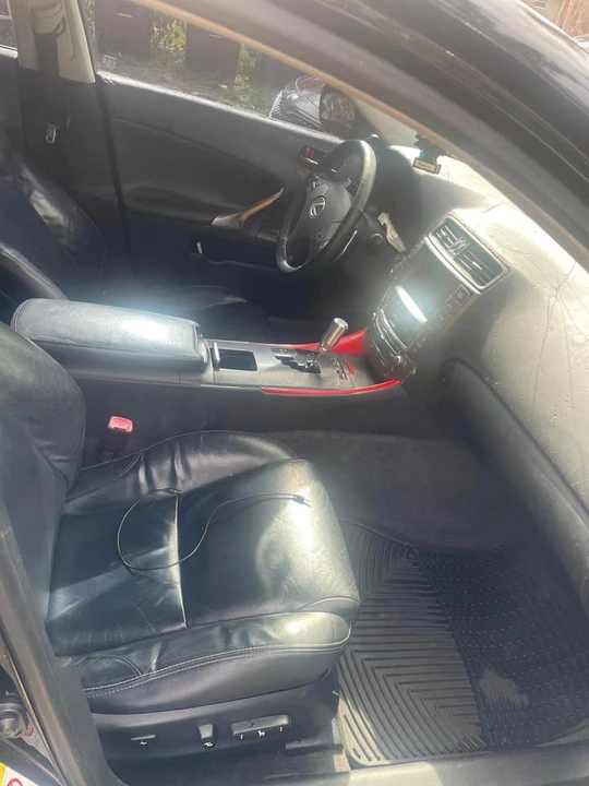2010 Lexus IS 2nd Gen - Image 4 of 6