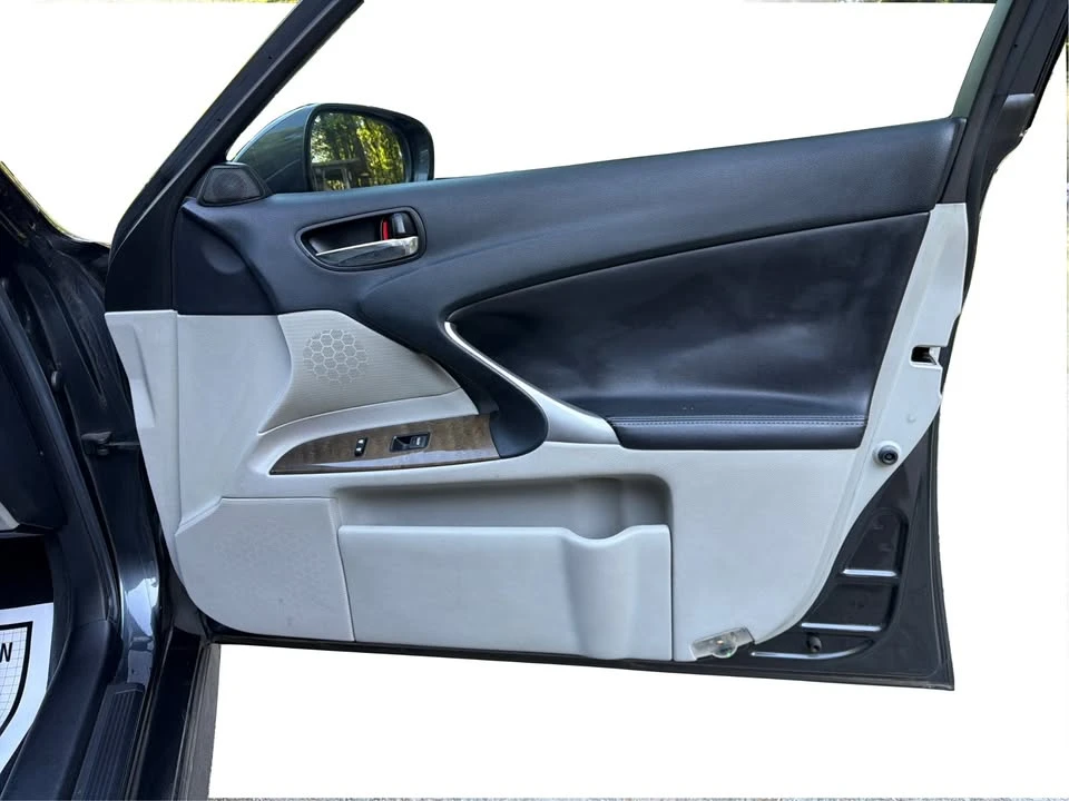 2010 Lexus IS 2nd Gen - Image 11 of 18