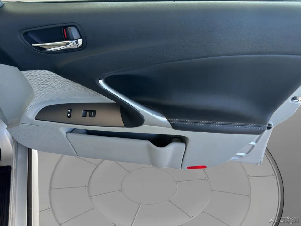 2010 Lexus IS 2nd Gen - Image 18 of 24