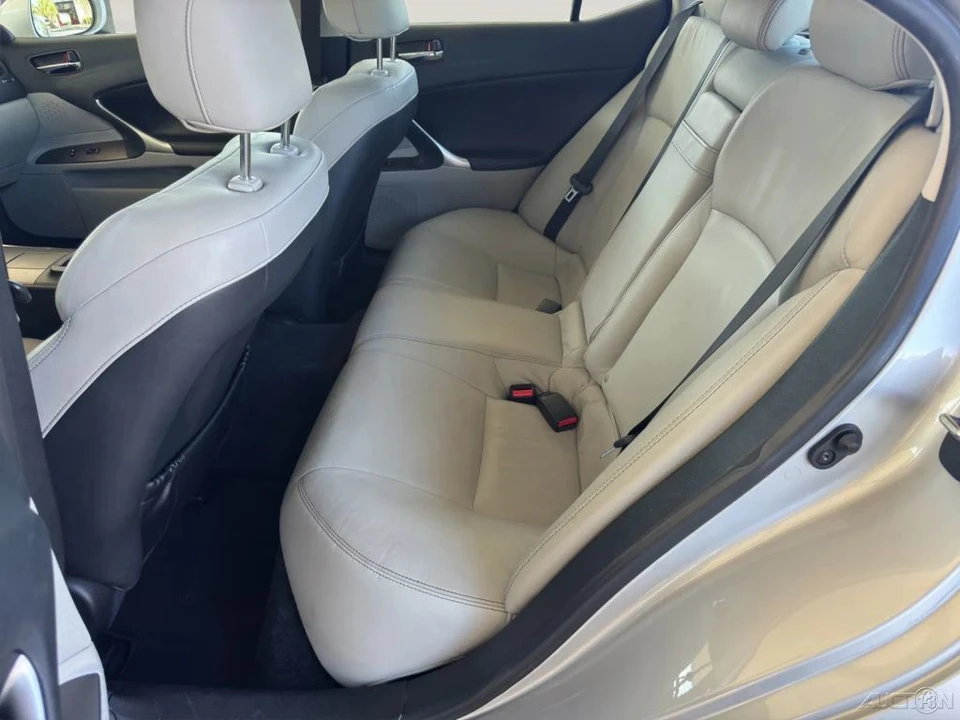 2010 Lexus IS 2nd Gen - Image 14 of 24