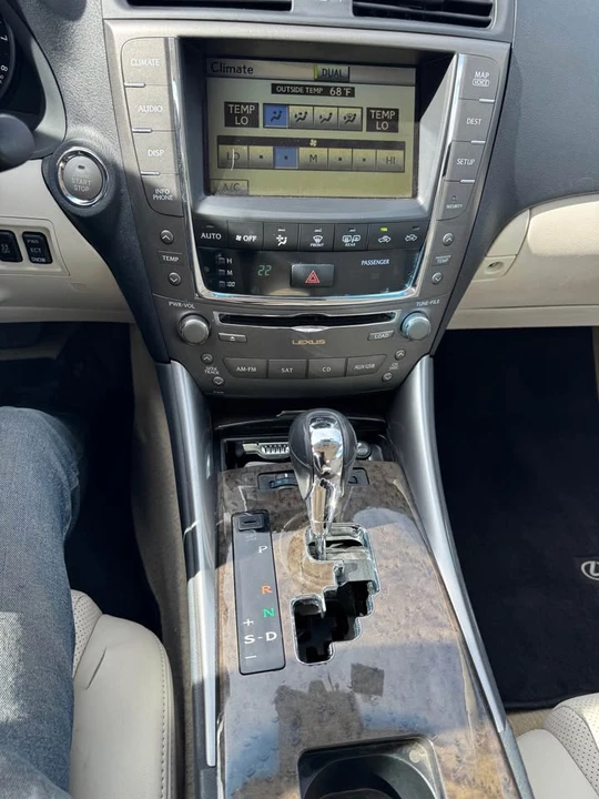 2010 Lexus IS 2nd Gen - Image 13 of 20