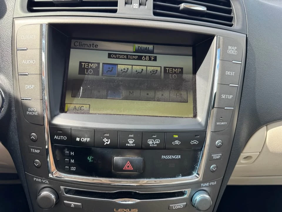 2010 Lexus IS 2nd Gen - Image 14 of 20