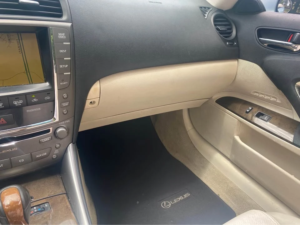 2010 Lexus IS 2nd Gen - Image 16 of 21