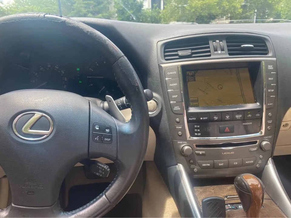 2010 Lexus IS 2nd Gen - Image 15 of 21
