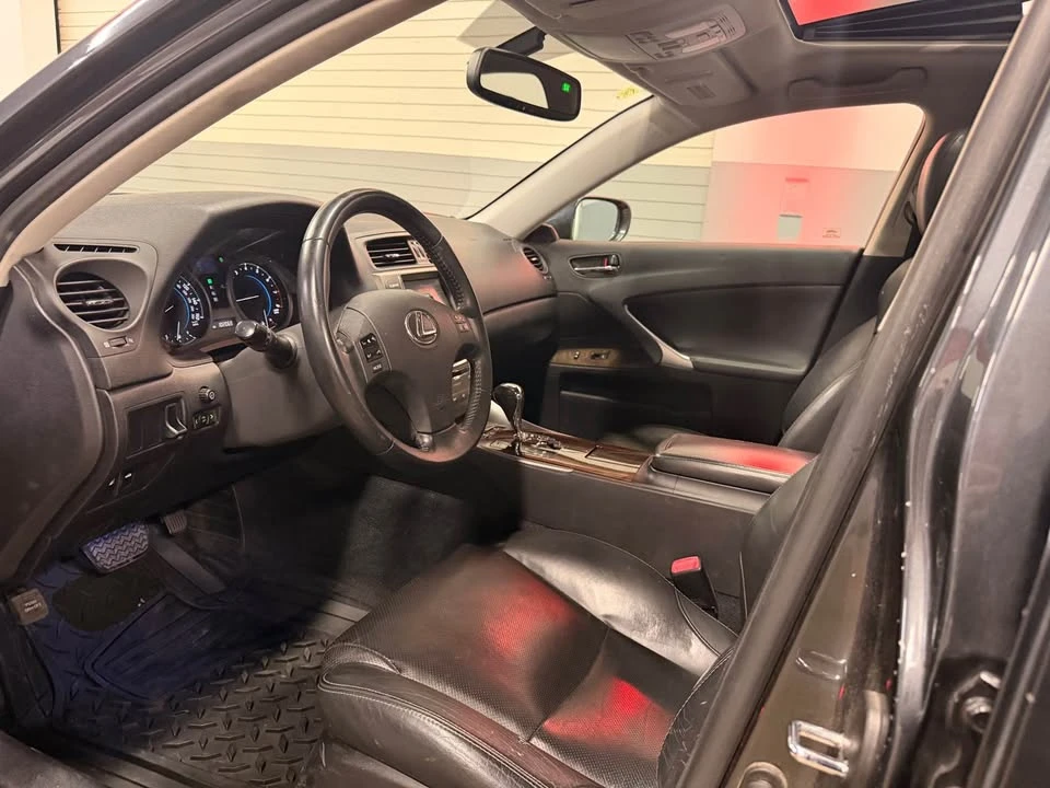 2010 Lexus IS 2nd Gen - Image 4 of 11