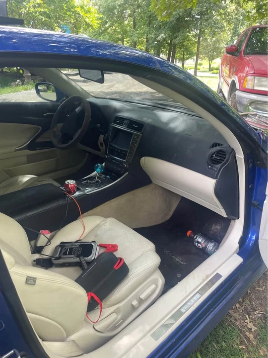 2010 Lexus IS 2nd Gen - Image 6 of 10