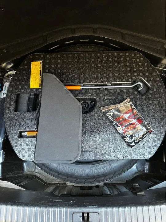 2010 Lexus IS 2nd Gen - Image 19 of 20