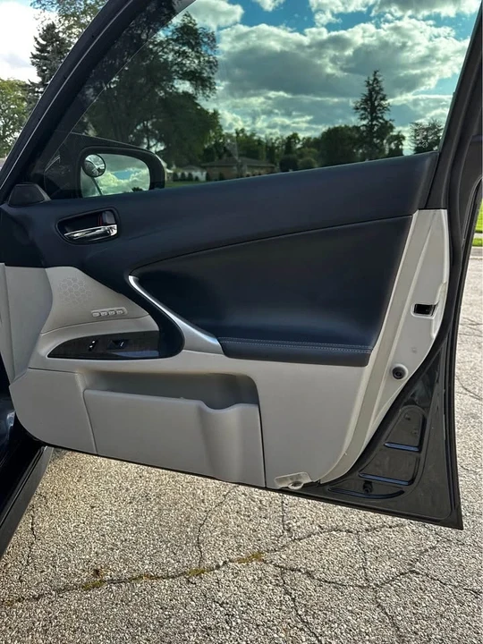 2010 Lexus IS 2nd Gen - Image 14 of 20