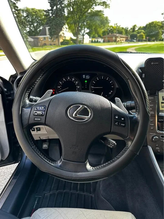 2010 Lexus IS 2nd Gen - Image 8 of 20