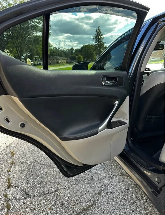 2010 Lexus IS 2nd Gen - Image 11 of 20