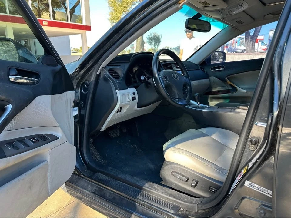 2010 Lexus IS 2nd Gen - Image 5 of 8