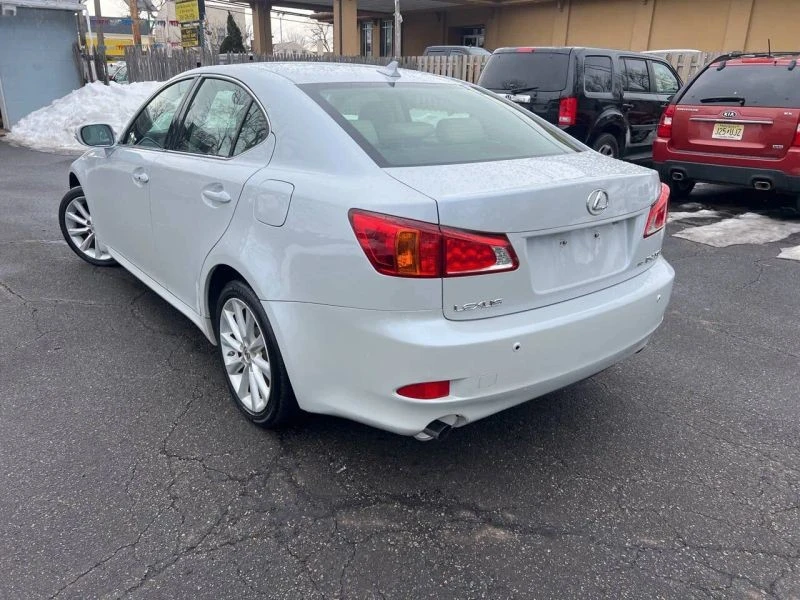 2010 Lexus IS 2nd Gen - Image 9 of 12