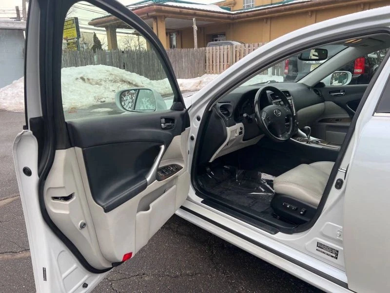2010 Lexus IS 2nd Gen - Image 11 of 12