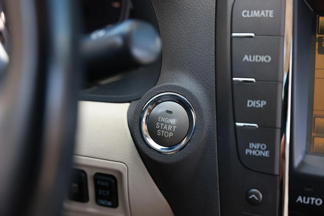 2010 Lexus IS 2nd Gen - Image 30 of 31