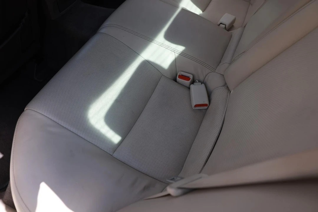 2010 Lexus IS 2nd Gen - Image 8 of 31