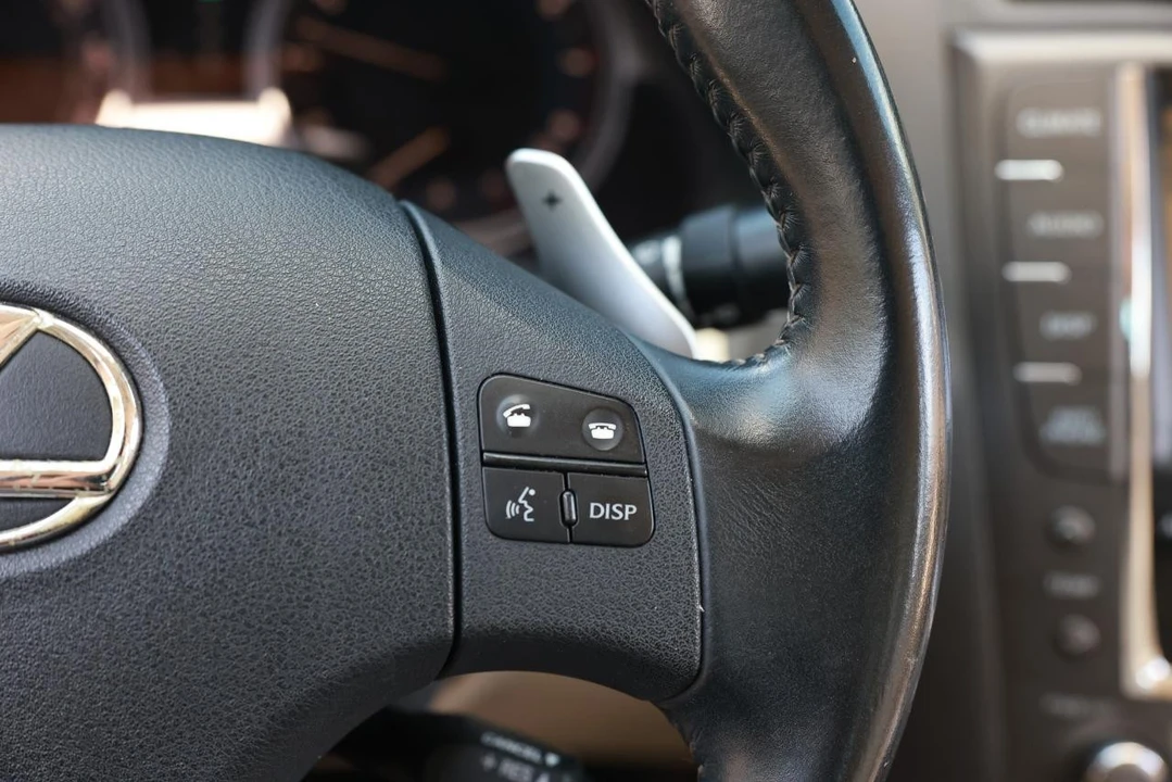 2010 Lexus IS 2nd Gen - Image 27 of 31