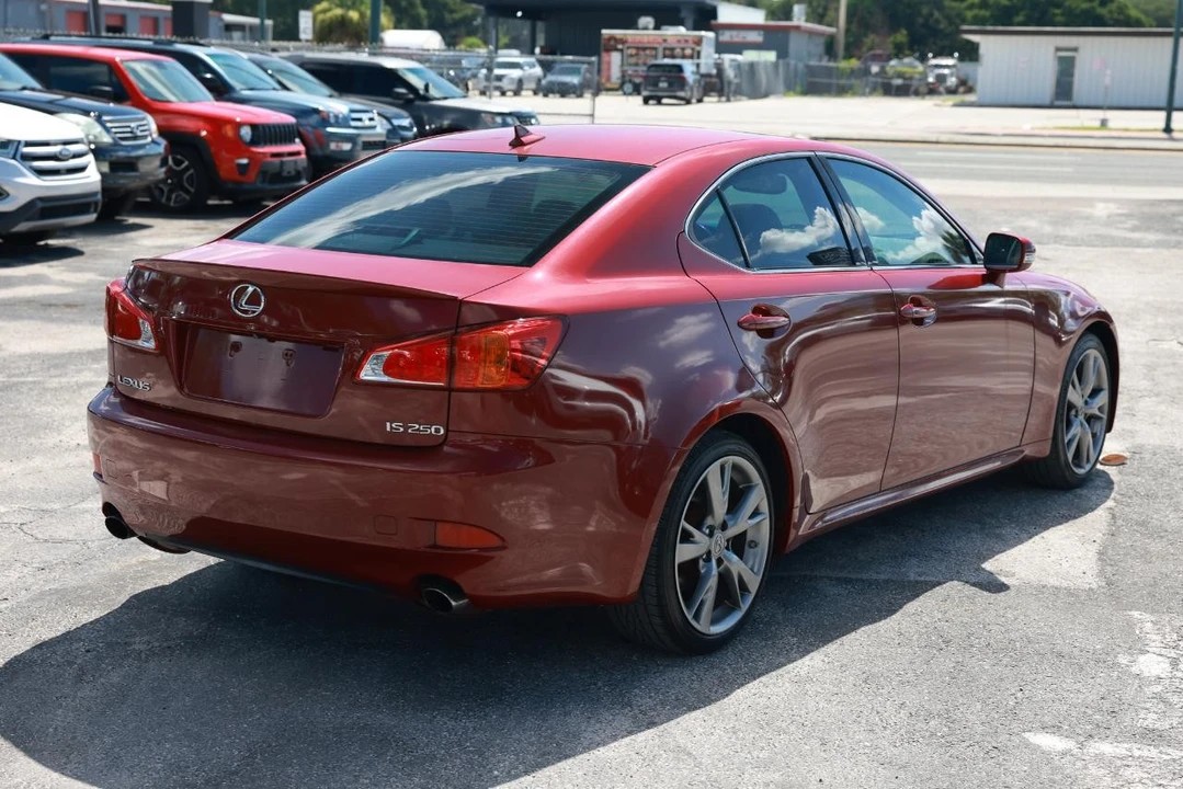 2010 Lexus IS 2nd Gen - Image 11 of 31