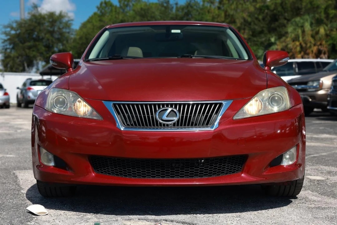 2010 Lexus IS 2nd Gen - Image 17 of 31