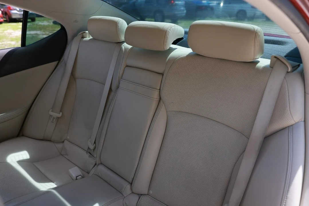 2010 Lexus IS 2nd Gen - Image 10 of 31