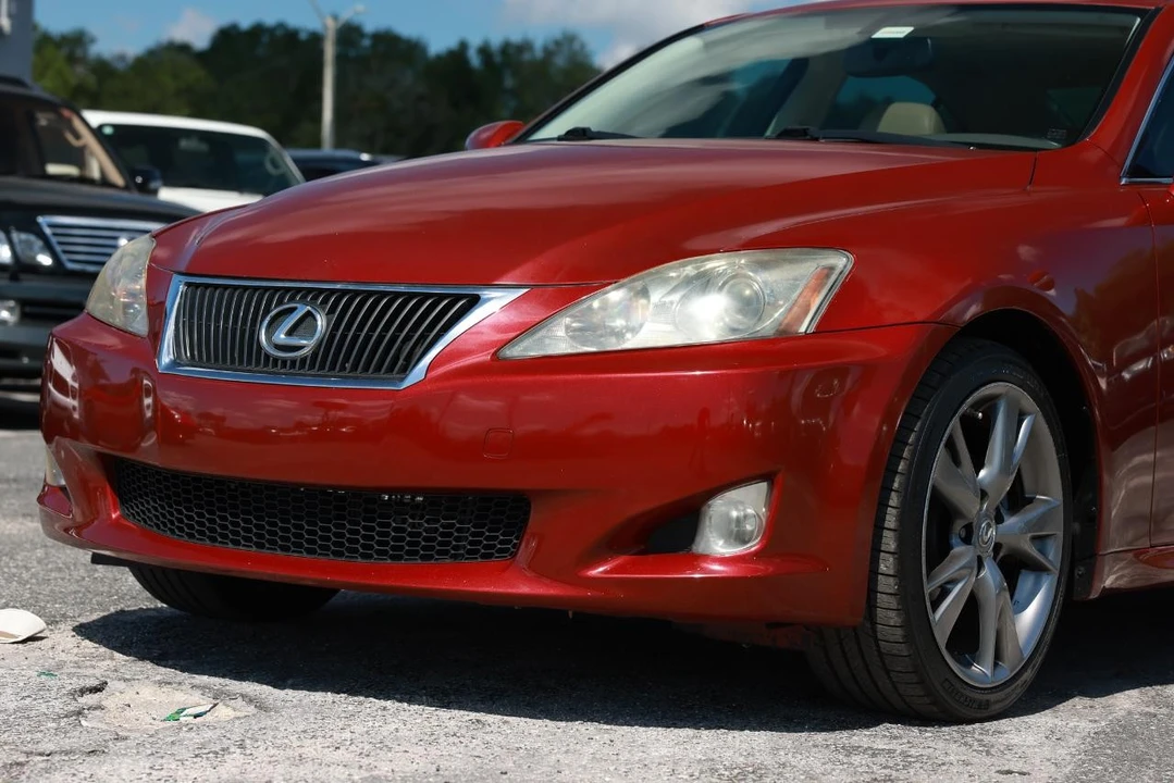 2010 Lexus IS 2nd Gen - Image 25 of 31