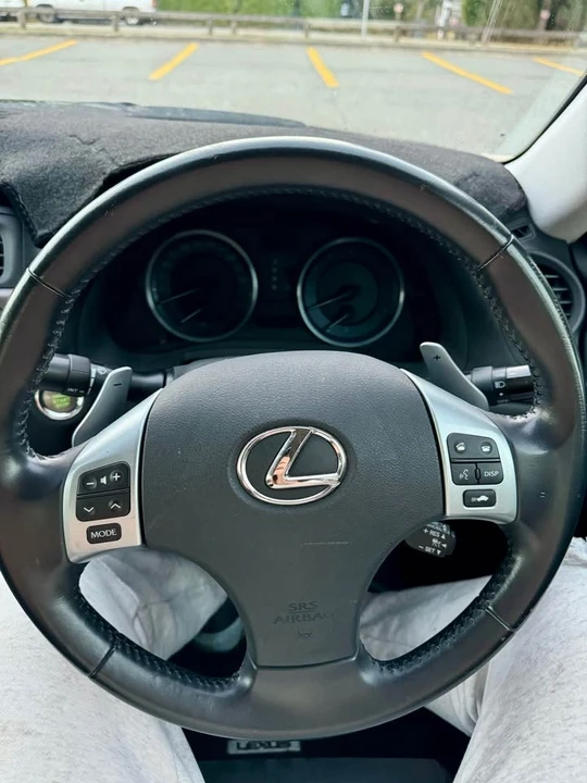 2010 Lexus IS 2nd Gen - Image 18 of 20
