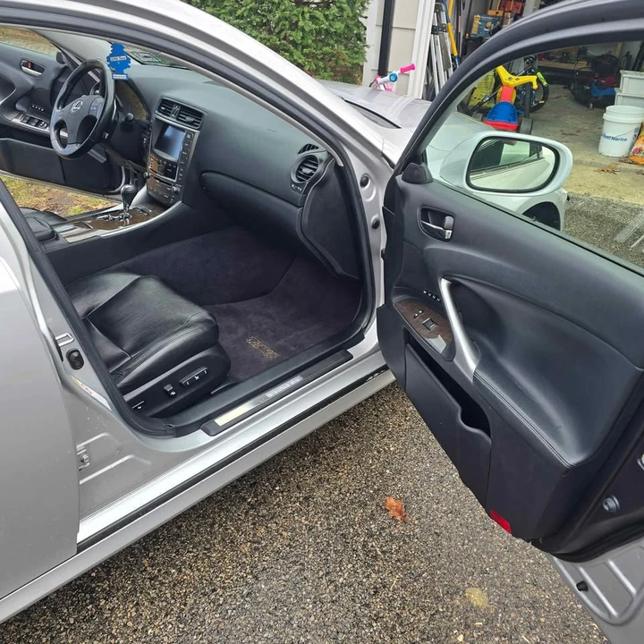 2010 Lexus IS 2nd Gen - Image 7 of 8