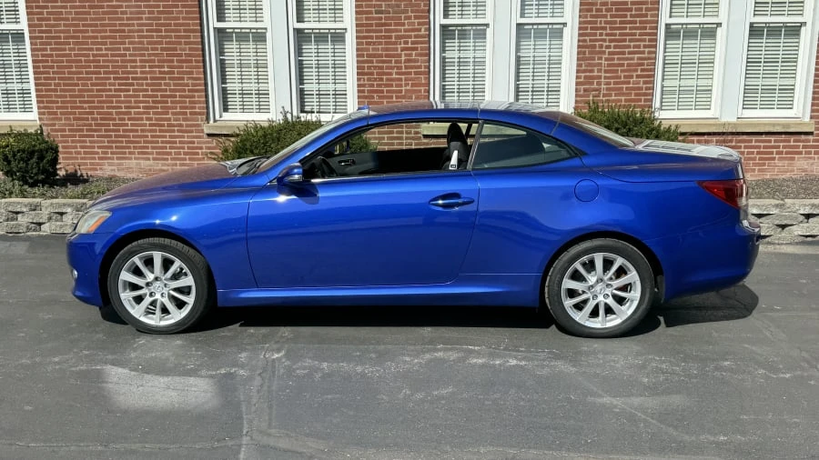 2010 Lexus IS 2nd Gen - Image 5 of 13