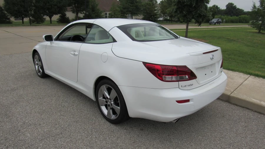2010 Lexus IS 2nd Gen - Image 9 of 11