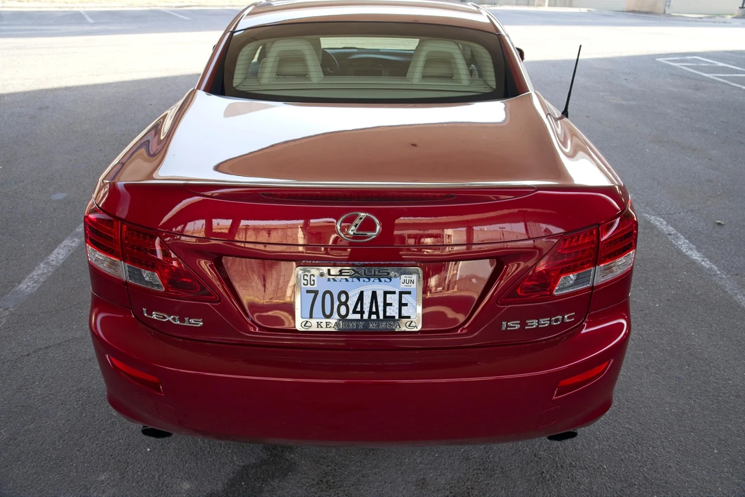 2010 Lexus IS 2nd Gen - Image 11 of 31
