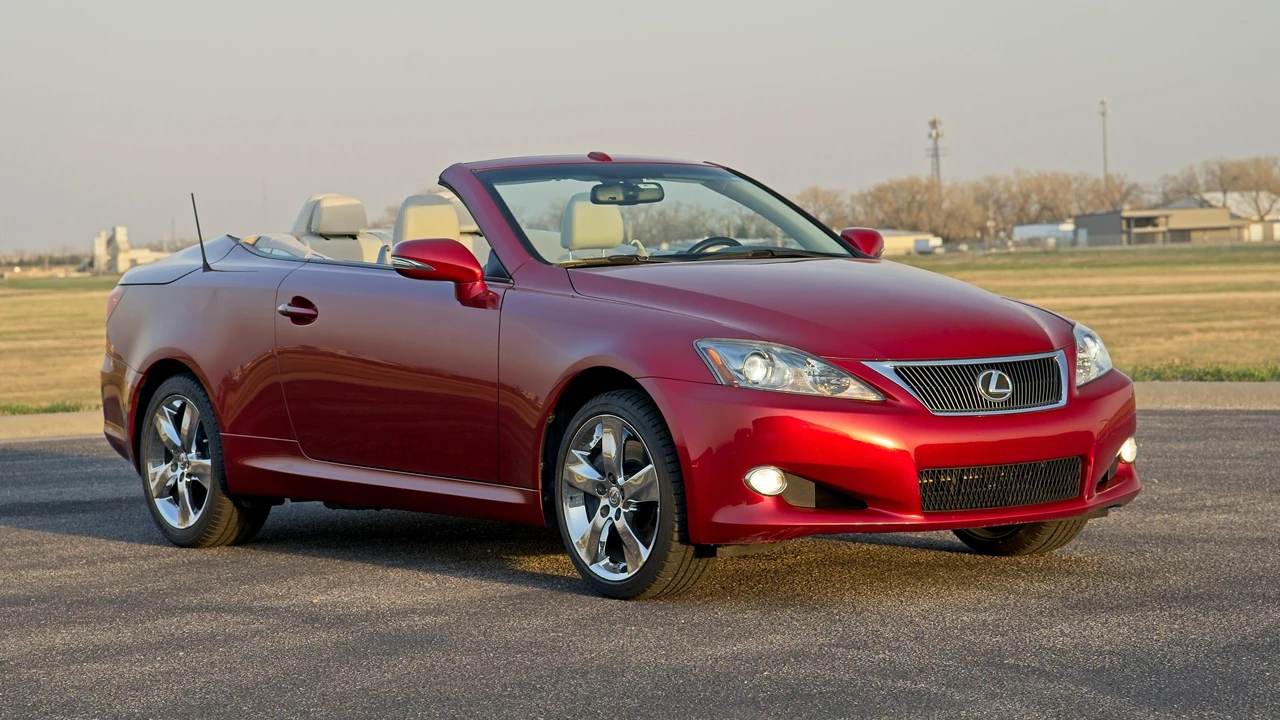 2010 Lexus IS 2nd Gen - Image 18 of 31