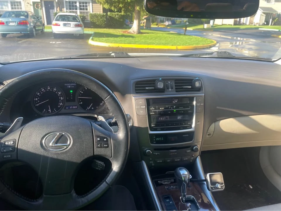 2010 Lexus IS 2nd Gen - Image 9 of 10