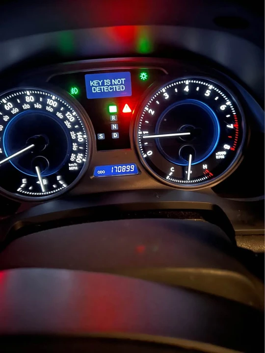2010 Lexus IS 2nd Gen - Image 4 of 11