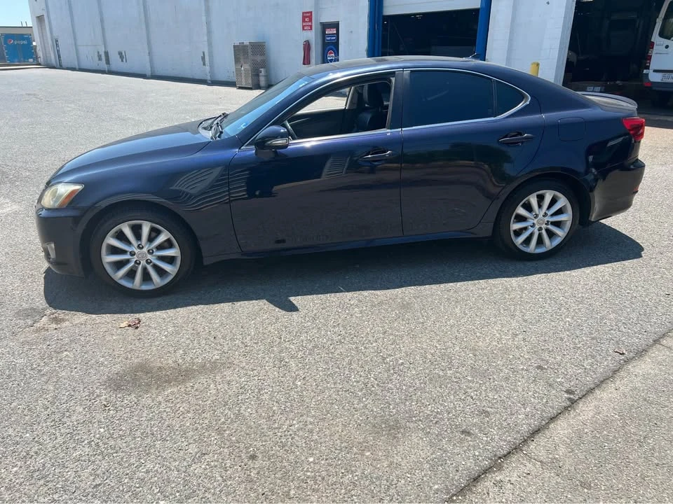 2010 Lexus IS 2nd Gen - Image 9 of 11
