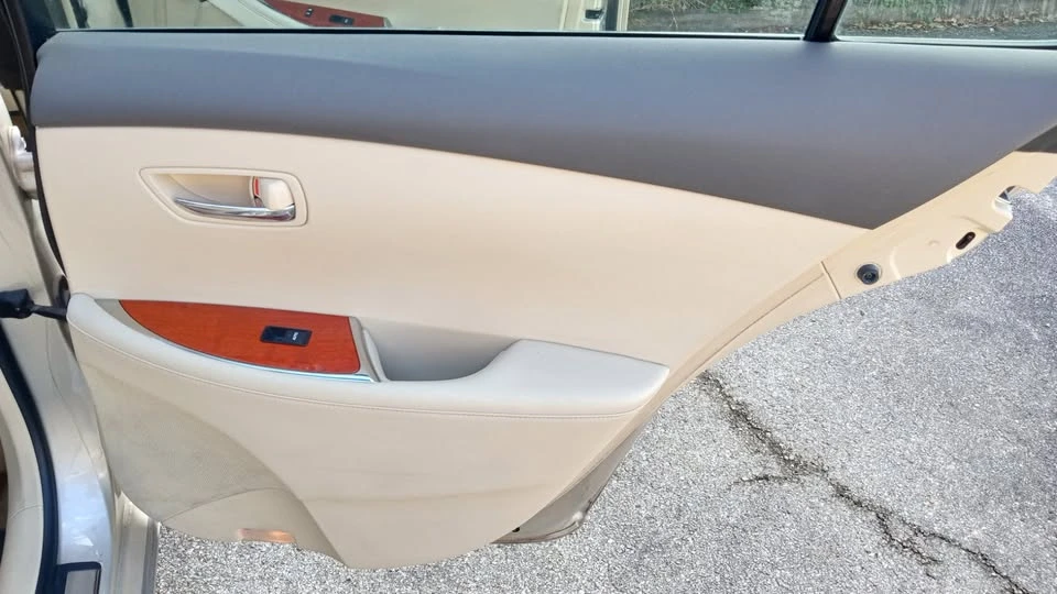 2010 Lexus ES 5th Gen - Image 7 of 12